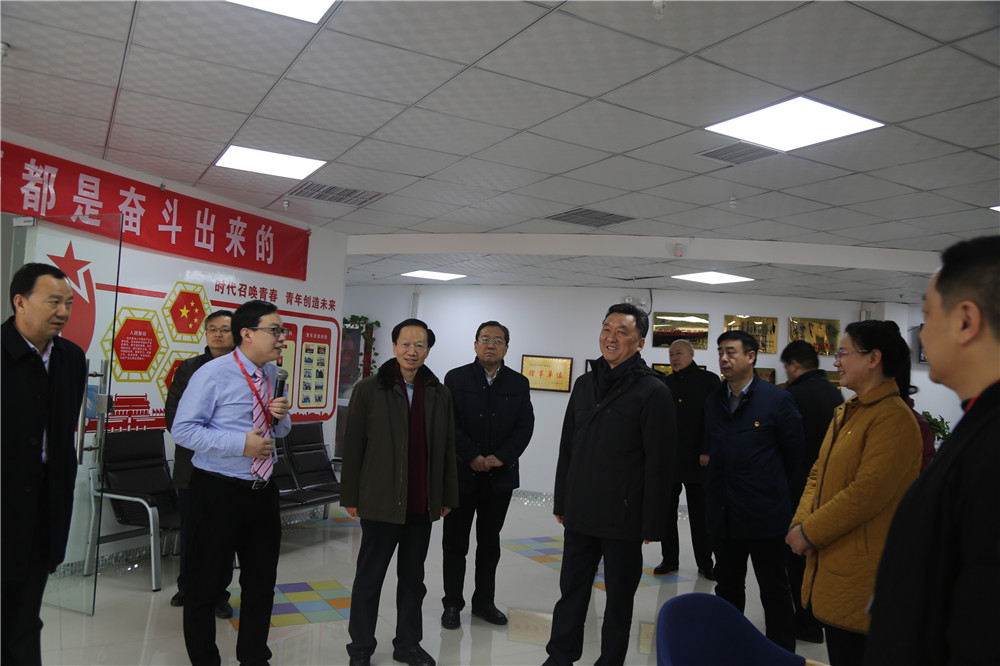 熱烈歡迎全國(guó)總工會(huì)副主席，書記處書記魏地春及省總工會(huì)王保存主席一行蒞臨安陽(yáng)青峰網(wǎng)絡(luò)參觀指導(dǎo)