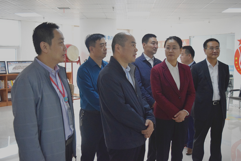 熱烈歡迎河南省委統(tǒng)戰(zhàn)部副部長梁險峰一行蒞臨安陽青峰網(wǎng)絡調(diào)研社會階層工作！